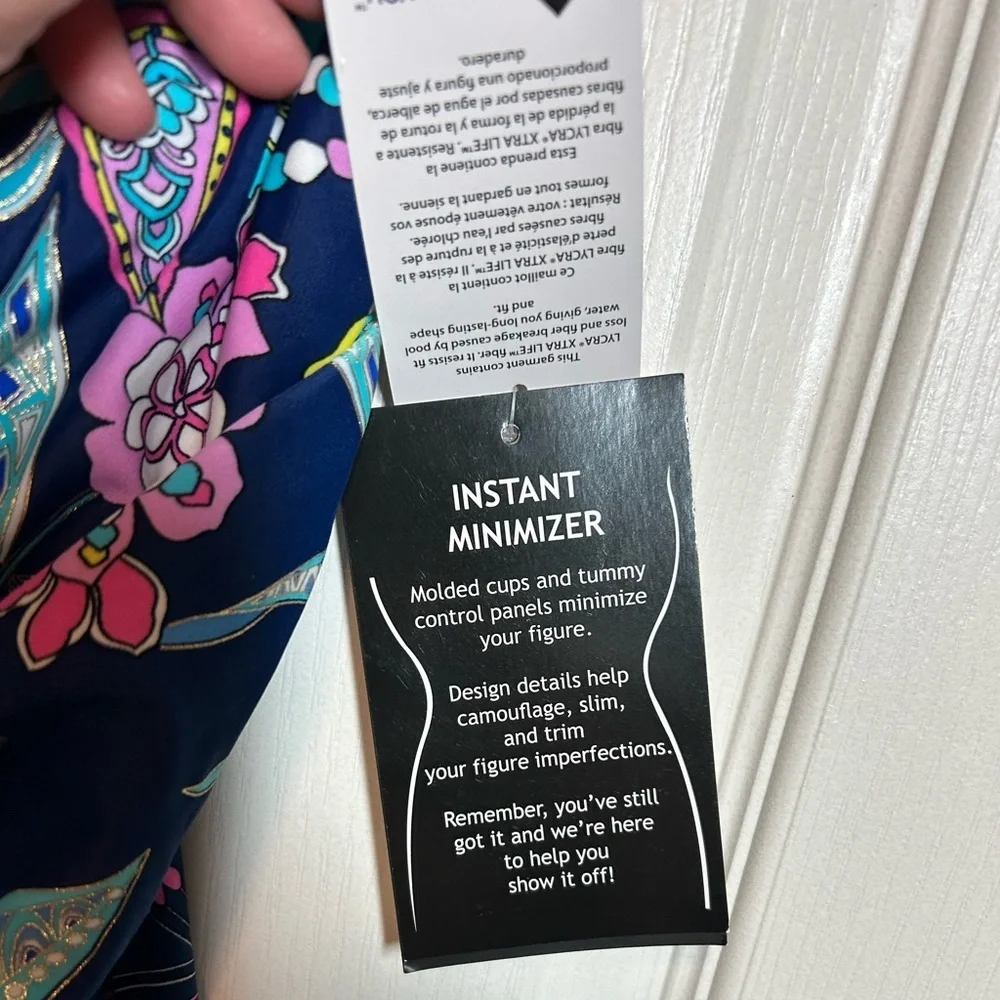 Lycra Women’s Blue Floral One Piece Swimsuit - NWT - Size 10 - Style MM2AW38 - Picture 3 of 8